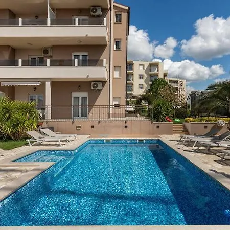 Sunny Garden Adria * سبليت