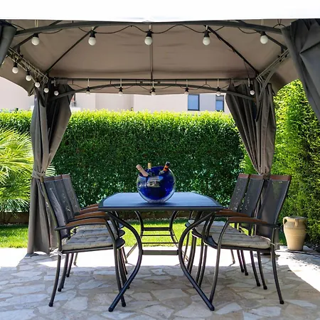 Апартаменти Sunny Garden Adria Спліт