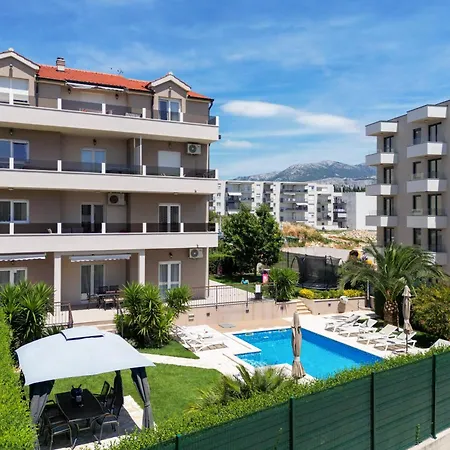 Апартаменти Sunny Garden Adria *