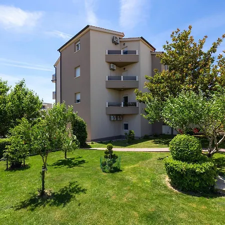 Апартаменти Sunny Garden Adria Спліт