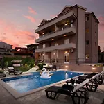 Sunny Garden Adria * سبليت