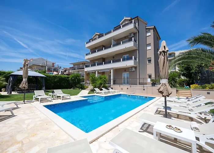 Sunny Garden Adria Апартаменти Спліт