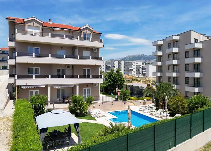 Апартаменти Sunny Garden Adria *