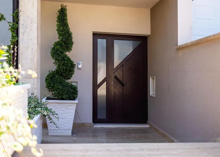 Sunny Garden Adria Апартаменти Спліт