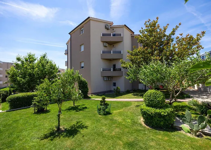 Апартаменти Sunny Garden Adria Спліт